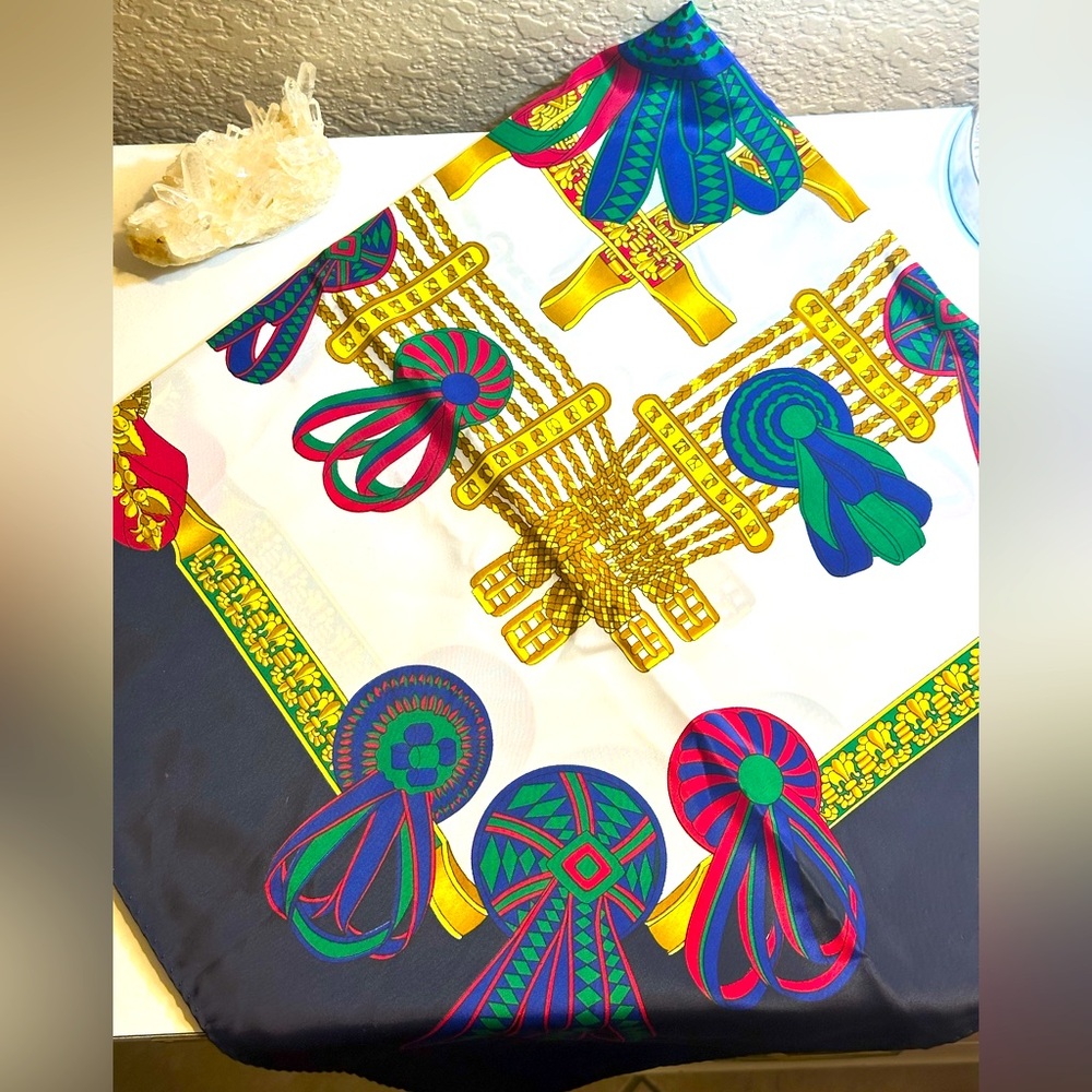 100% Silk Scarf
Made in Italy 🇮🇹
